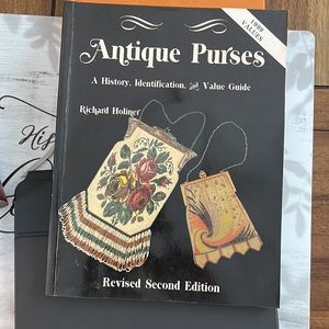 Antique Purses Collector Book Revised Second Edition